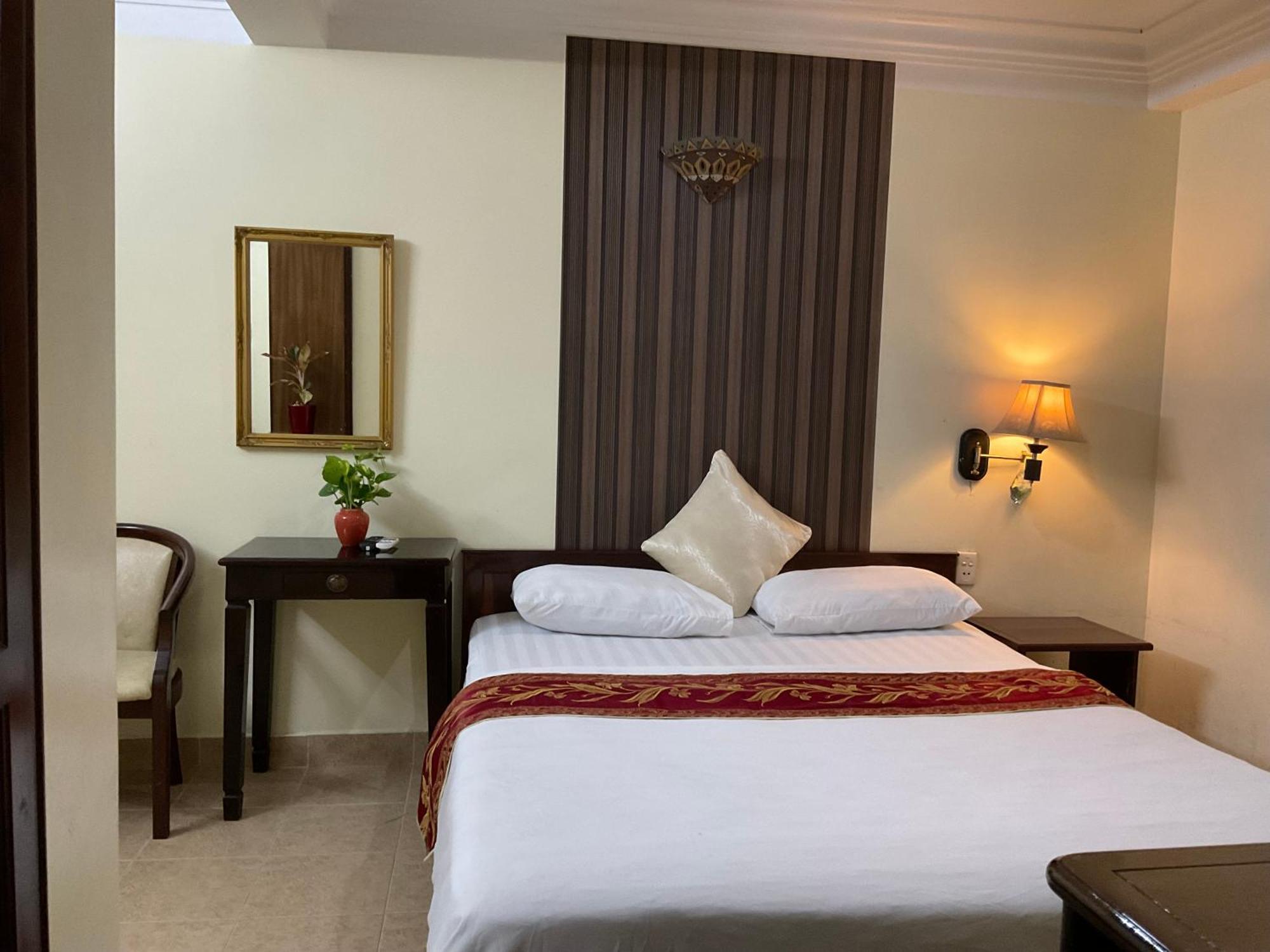 Khach San Minh Chau - Hoa Hung Hotel Ho Chi Minh-Byen Eksteriør billede