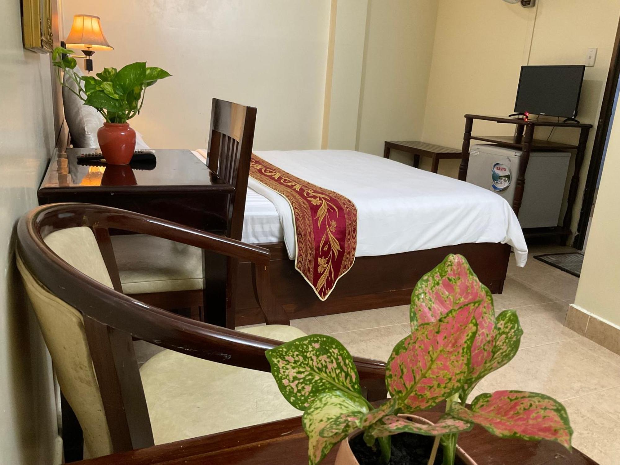 Khach San Minh Chau - Hoa Hung Hotel Ho Chi Minh-Byen Eksteriør billede